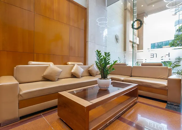 Bin Bin 10 - Mimosa Near Tan Son Nhat Airport